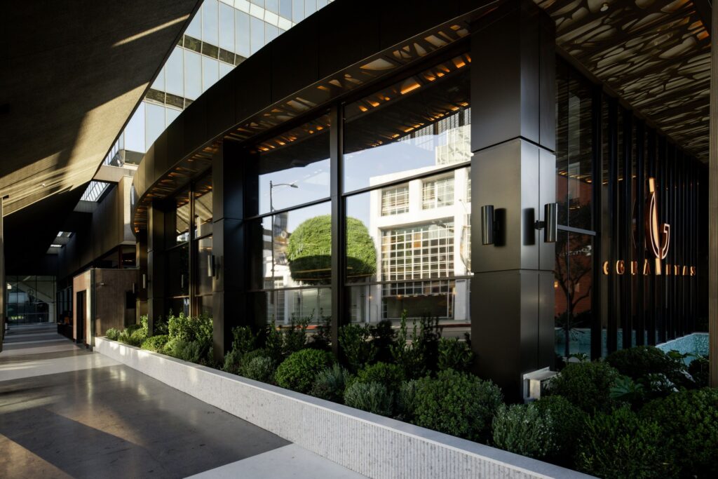 Gravitas Club, Beverly Hills – The Coinomist