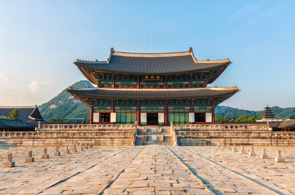 Gyeongbokgung Palace in the heart of Seoul blends tradition and legacy amid the modern skyline – The Coinomist