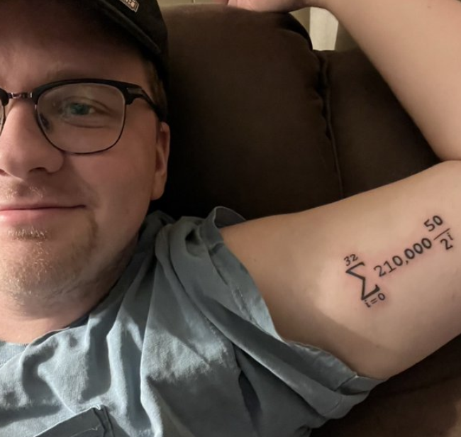 Erik Dale has the Bitcoin supply formula on his skin – The Coinomist