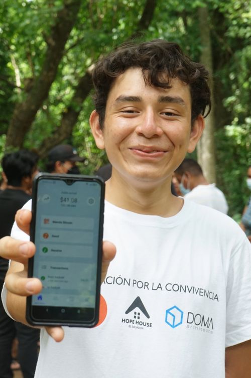 Residents of El Zonte learn to use crypto platforms from a young age – The Coinomist