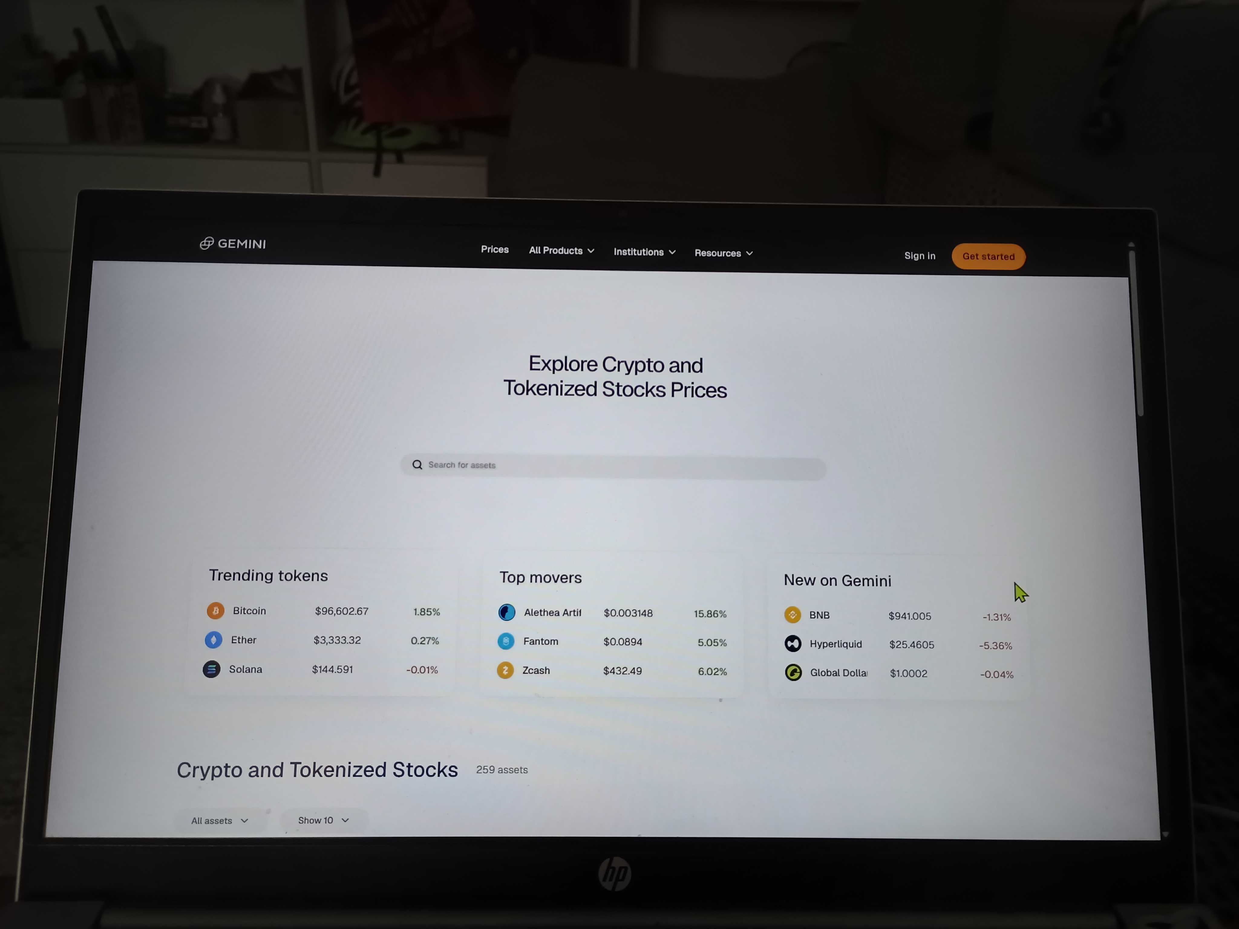 Gemini vs Coinbase Review 2026 – Fees, Assets, and Reliability